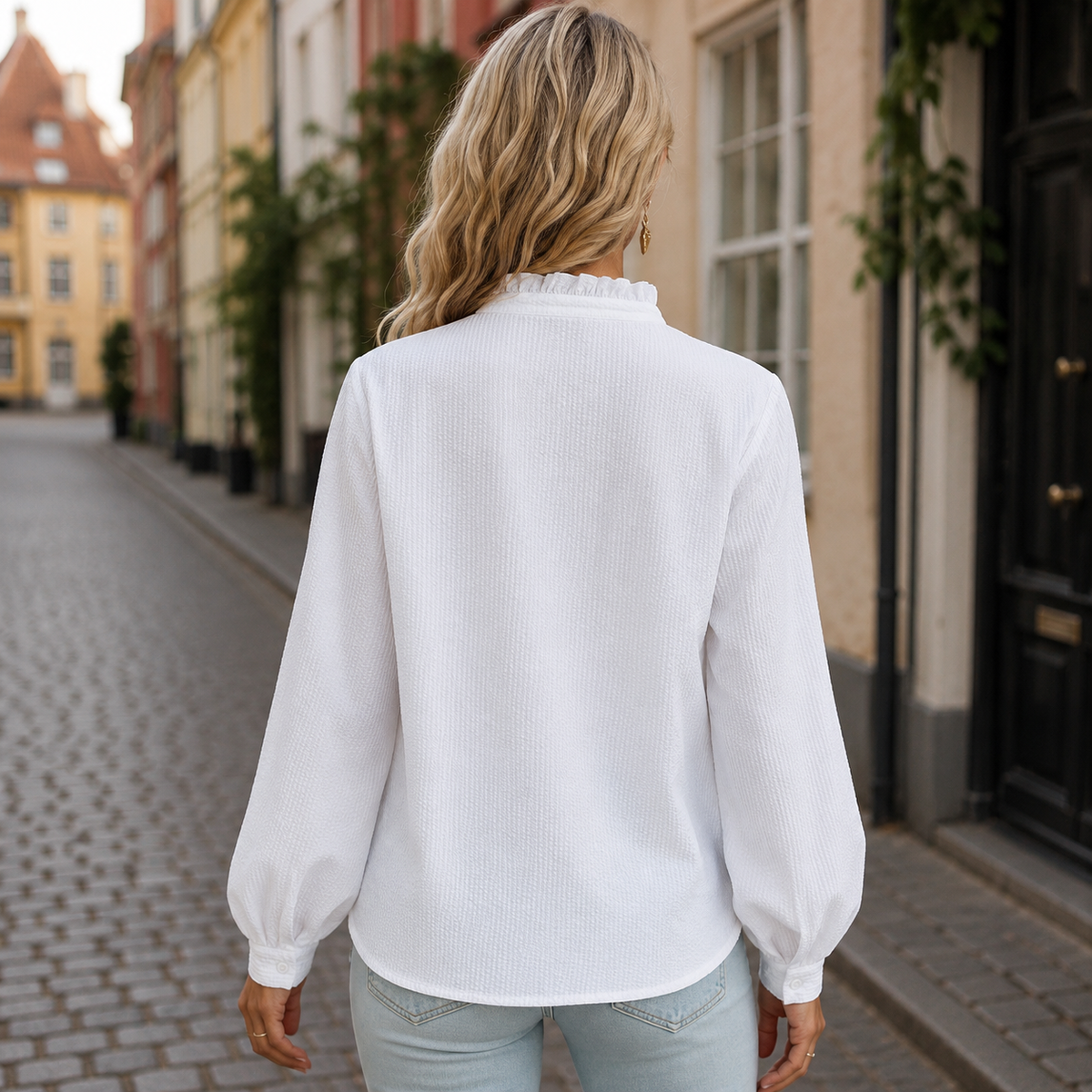 Dame Bluse med Høj Hals og Flæser